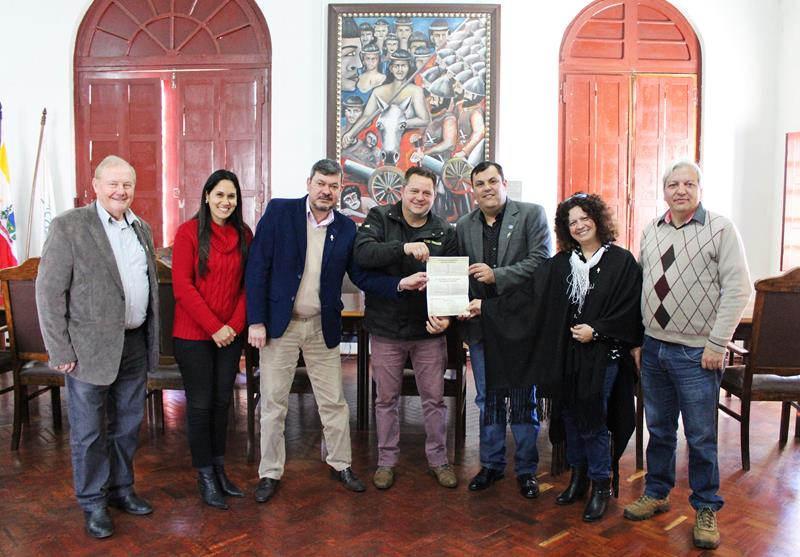Intendentes de Santa Ana e San Javier visitam São Luiz Gonzaga